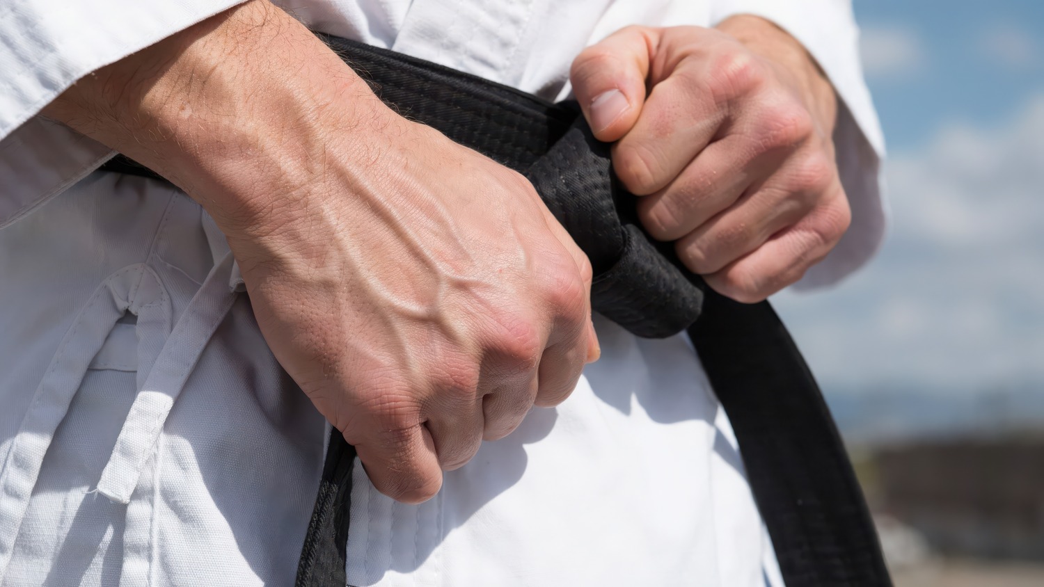 Jakie Kimono (Gi) do Brazylijskiego Jiu-Jitsu wybrać? Przewodnik po plecionkach i gramaturach